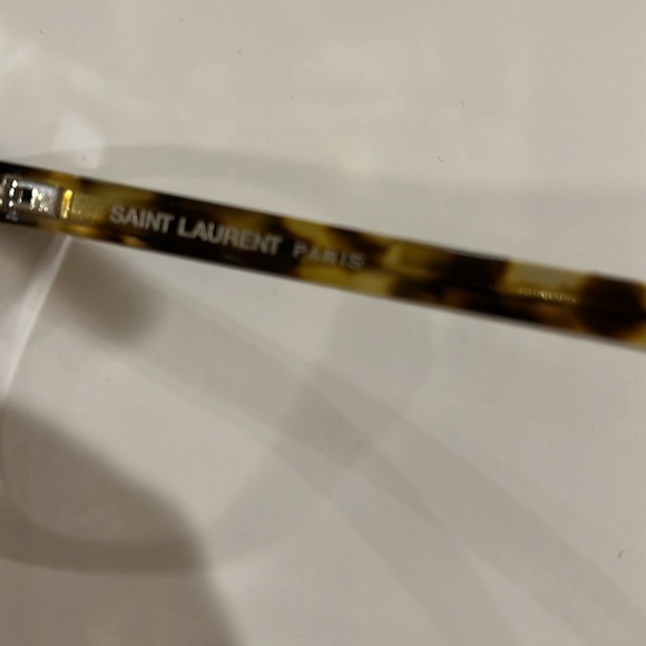 Saint Laurent eyeglass frames 👀 - Picture 4 of 4
